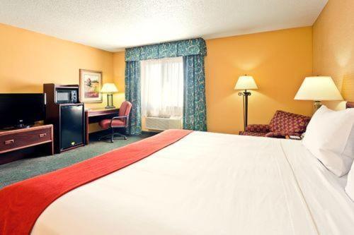 Holiday Inn Express Hotel Fort Campbell-Oak Grove By Ihg Pokoj fotografie
