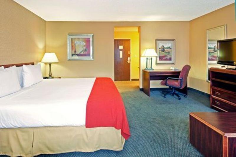 Holiday Inn Express Hotel Fort Campbell-Oak Grove By Ihg Pokoj fotografie